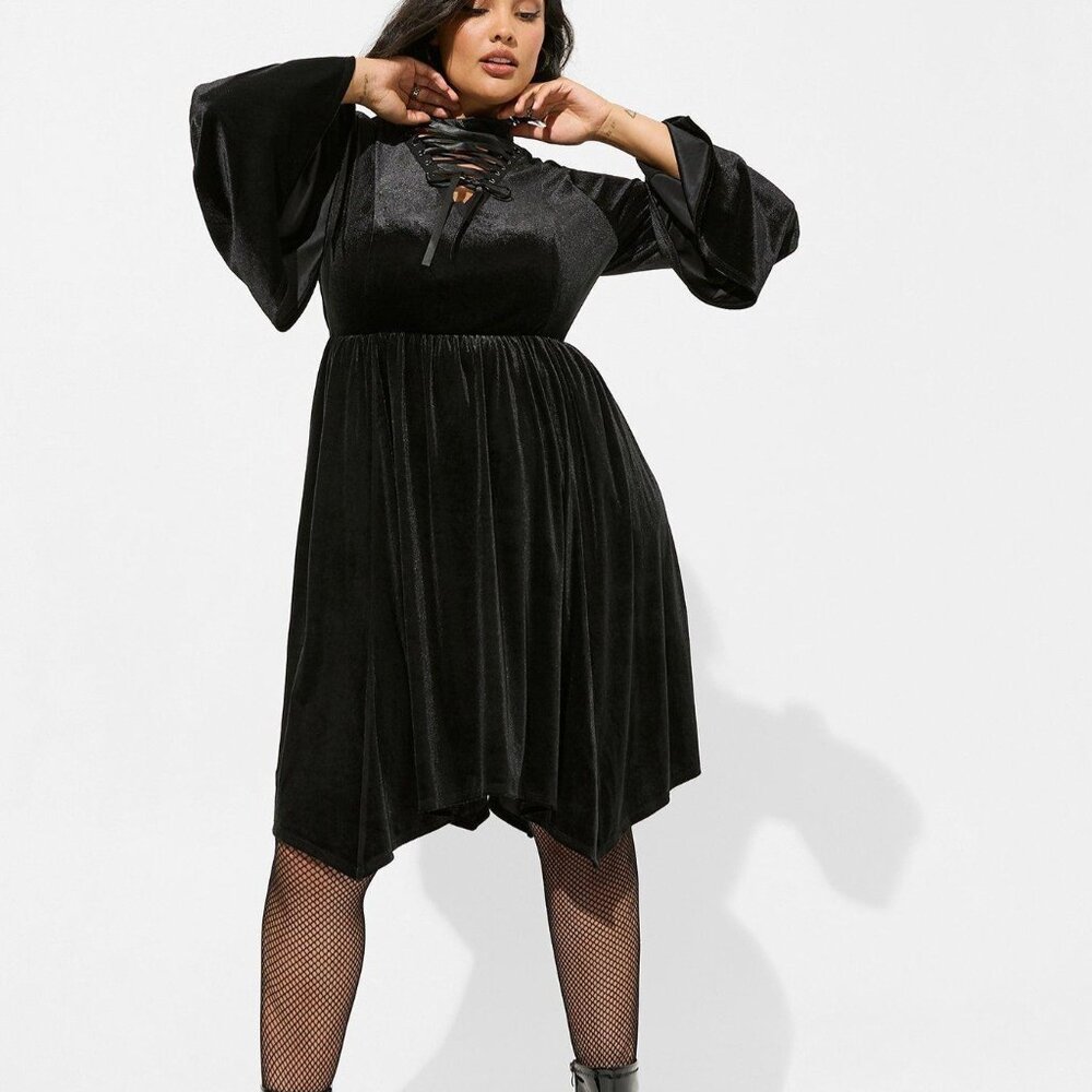 ❤️NWT TORRID WITCH HALLOWEEN COSTUME DRESS LACE UP - HANKY HEM PLUS SIZE